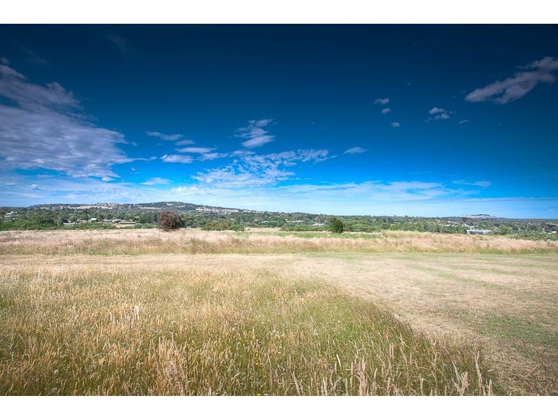 15 The Boulevard, Gisborne VIC 3437