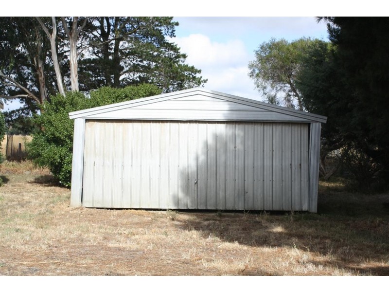 135 Pierce road, New Gisborne VIC 3438