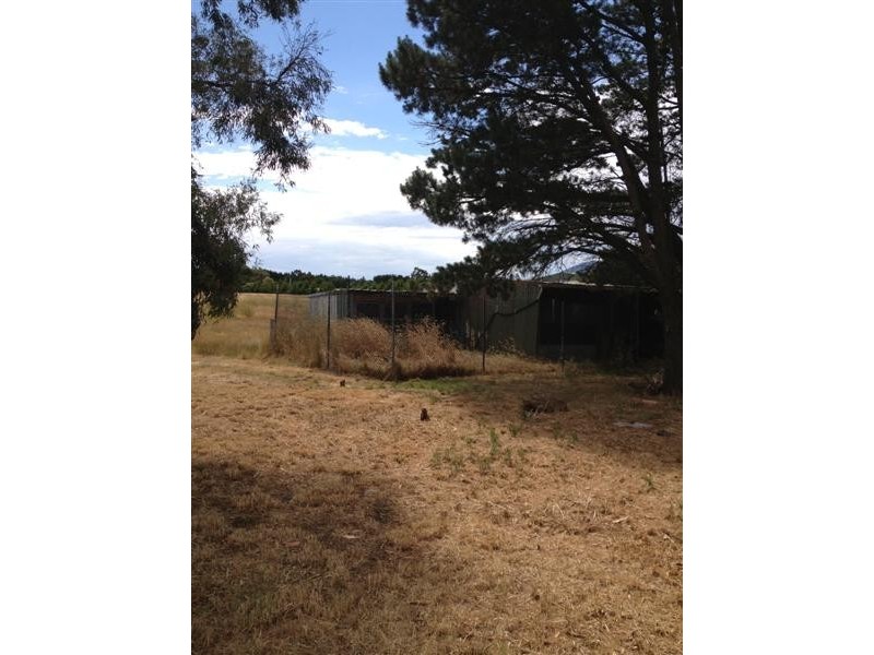 135 Pierce road, New Gisborne VIC 3438