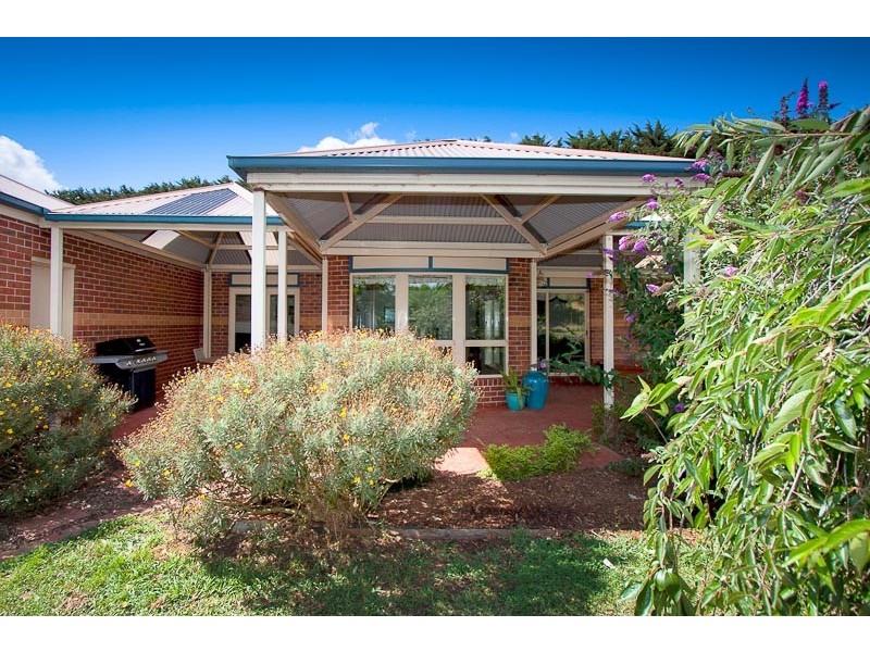 10 Benson Road, Gisborne VIC 3437