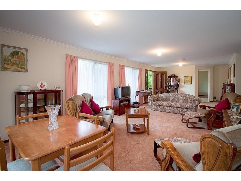 6 Arnold Court, Woodend VIC 3442