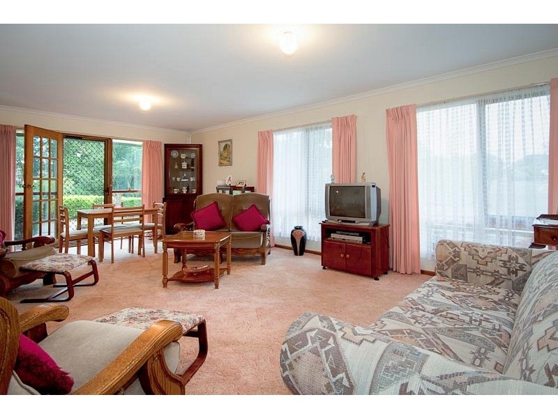 6 Arnold Court, Woodend VIC 3442