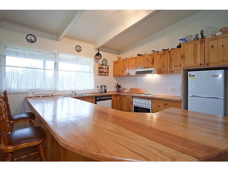 6 Arnold Court, Woodend VIC 3442