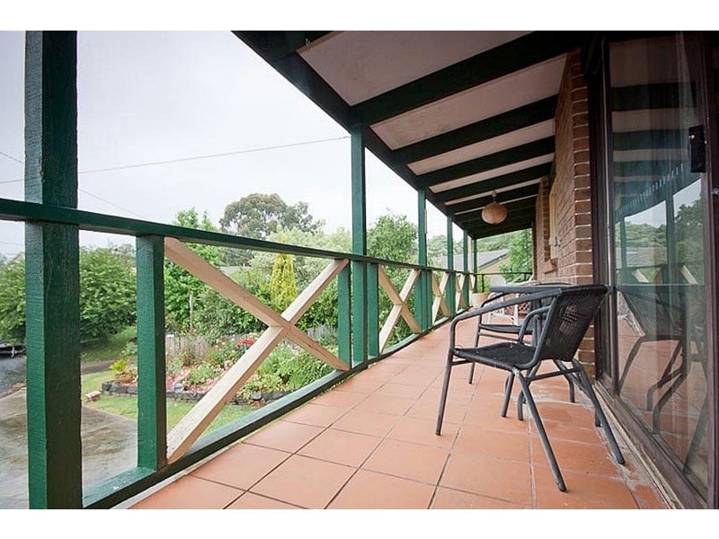 6 Arnold Court, Woodend VIC 3442