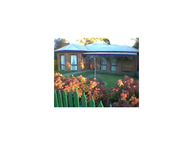 12 Rodney Drive, Woodend VIC 3442