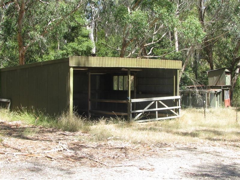 820 Bacchus Marsh Road, Bullengarook VIC 3437