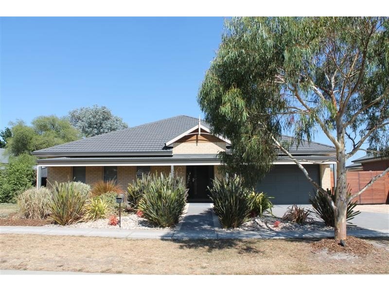 17 Pearce Court, Gisborne VIC 3437