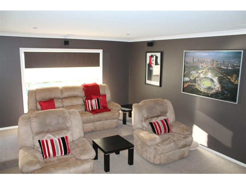 17 Pearce Court, Gisborne VIC 3437