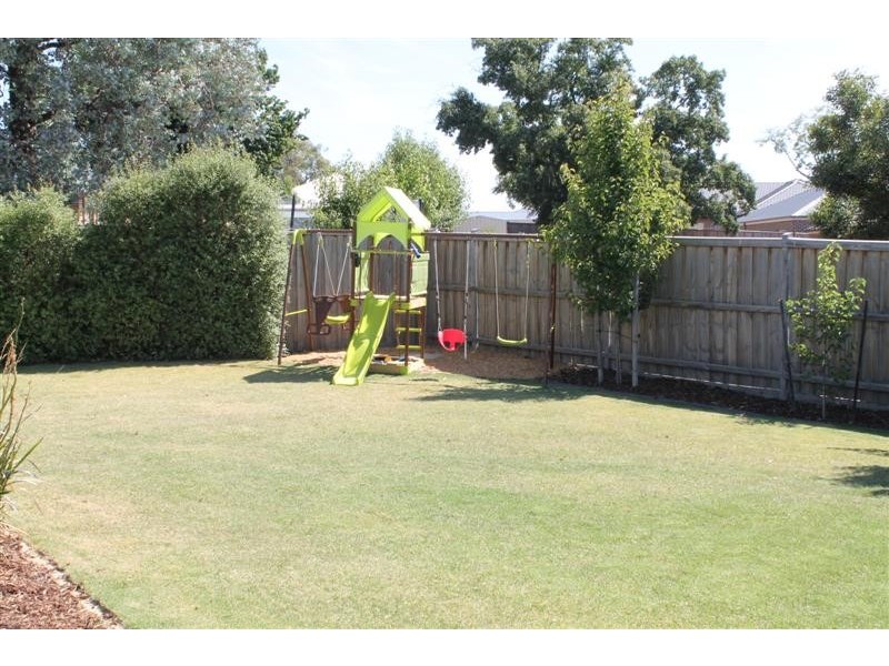 17 Pearce Court, Gisborne VIC 3437