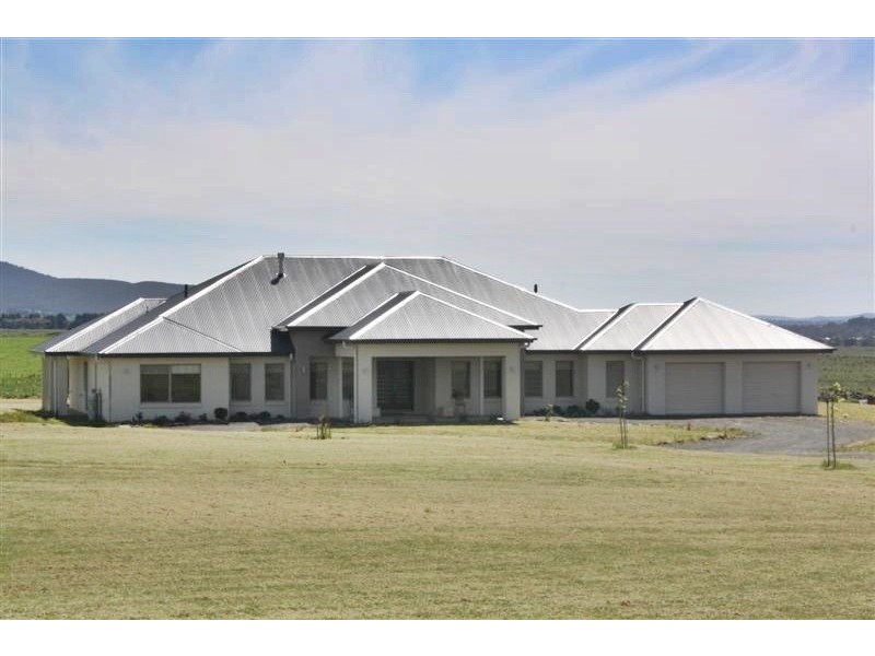 131 Murray Rd, Gisborne VIC 3437