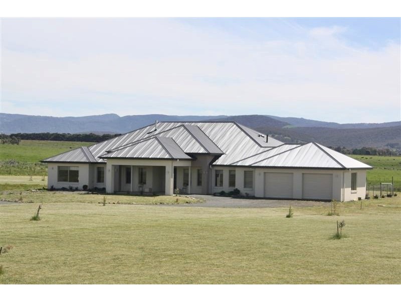131 Murray Rd, Gisborne VIC 3437