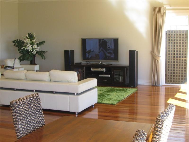 2A Howey Street, Gisborne VIC 3437