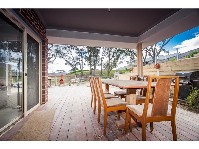 33 Dumbarton Way, Gisborne VIC 3437