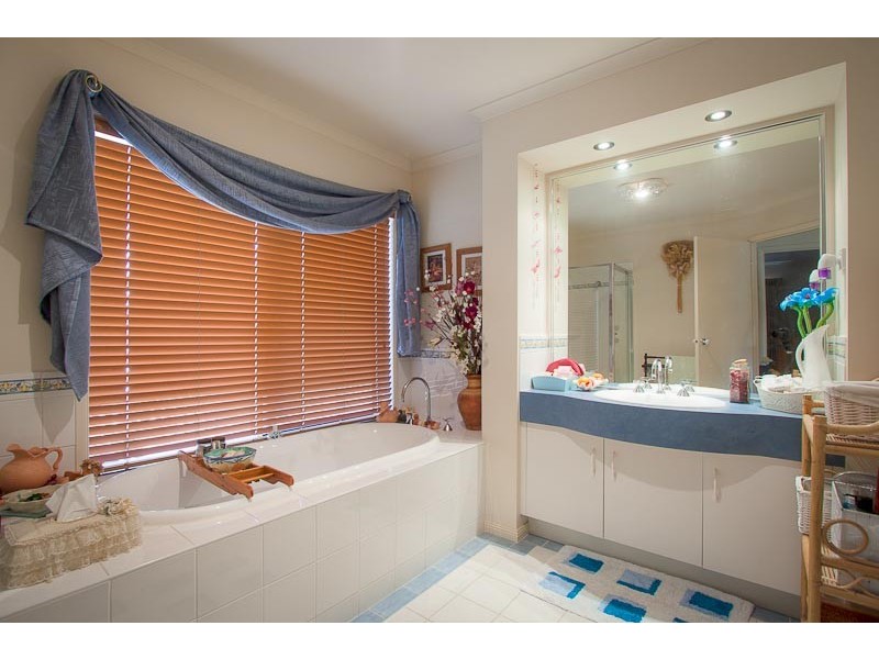 38 Wyralla Crescent, Gisborne VIC 3437