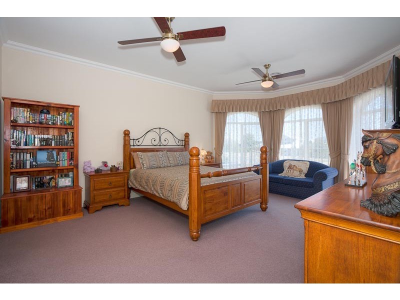 5-6 Freeman Court, Gisborne VIC 3437