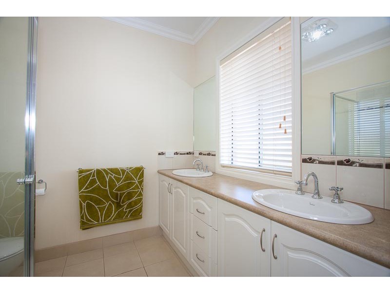 5-6 Freeman Court, Gisborne VIC 3437