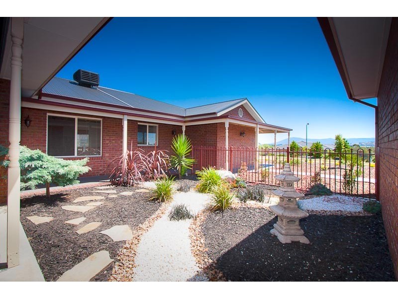 5-6 Freeman Court, Gisborne VIC 3437