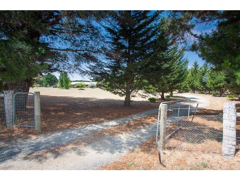 16 Short Rd, Gisborne VIC 3437