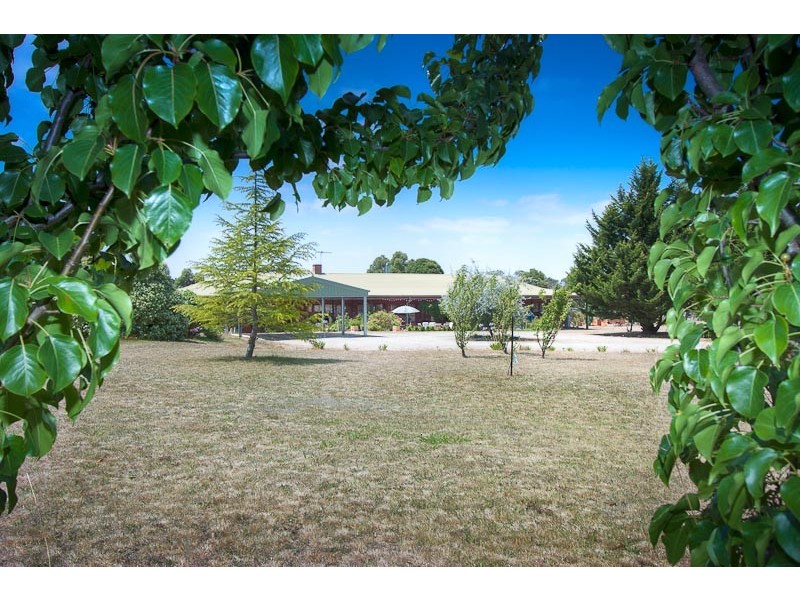 16 SHORT ROAD, Gisborne South VIC 3437