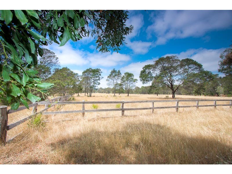 16 SHORT ROAD, Gisborne South VIC 3437