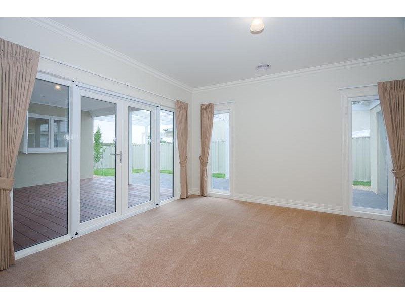 2A Howey Street, Gisborne VIC 3437