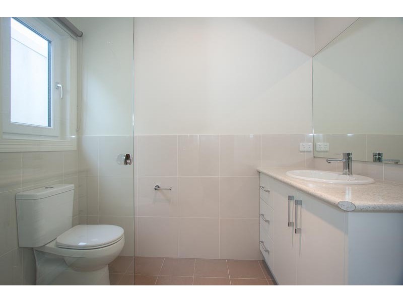 2A Howey Street, Gisborne VIC 3437