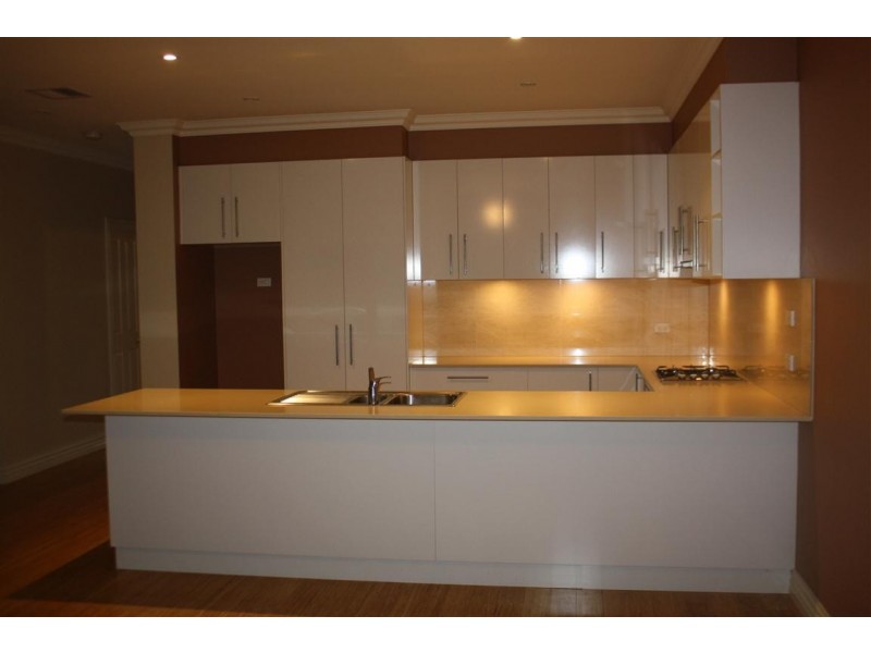 2/7 Rodney Street, Gisborne VIC 3437