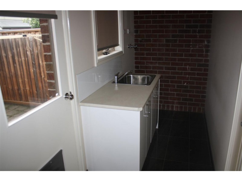 2/7 Rodney Street, Gisborne VIC 3437