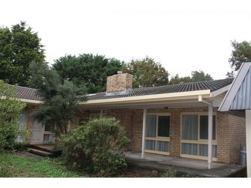 2/23 Savages Lane, Woodend VIC 3442