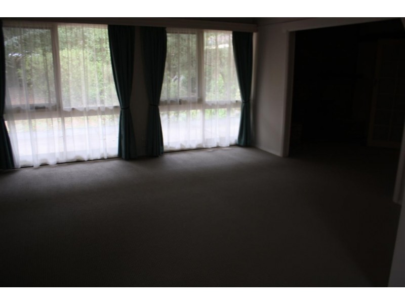 2/23 Savages Lane, Woodend VIC 3442