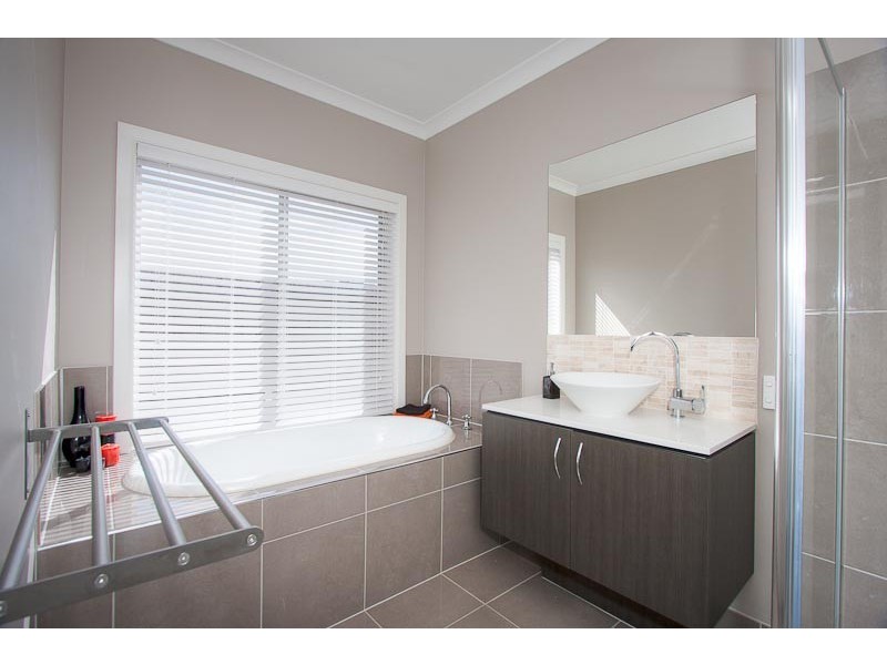 64 The Boulevard, Gisborne VIC 3437
