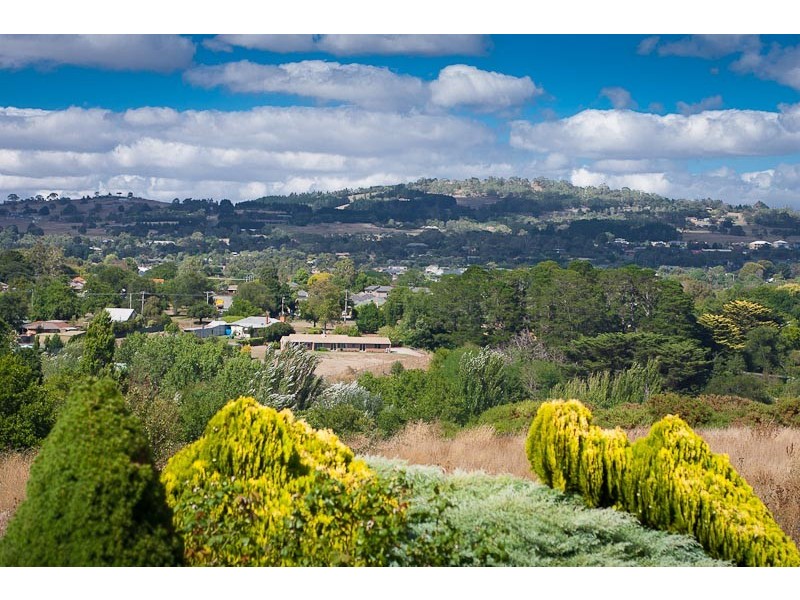 11 The Boulevard, Gisborne VIC 3437