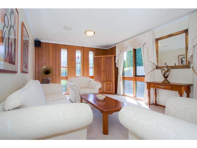 11 The Boulevard, Gisborne VIC 3437