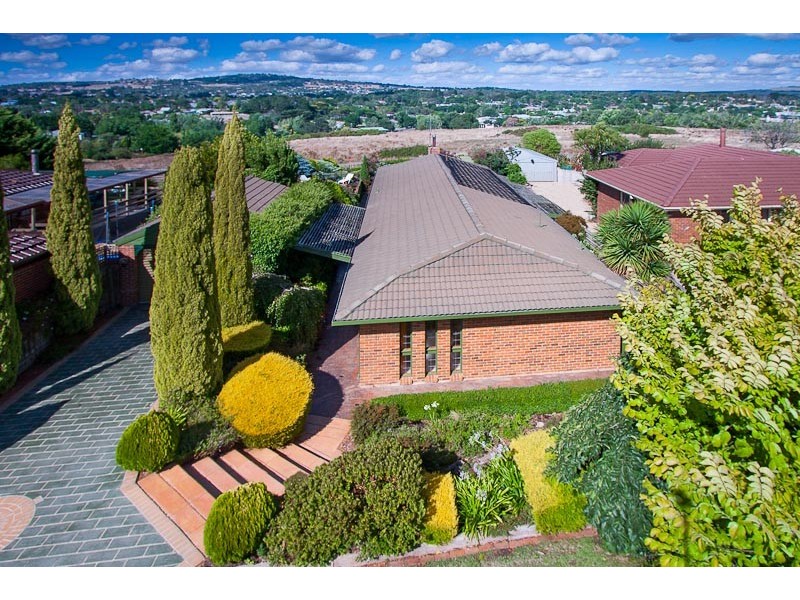 11 The Boulevard, Gisborne VIC 3437