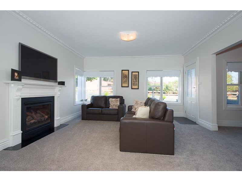 70 Station Street, Romsey VIC 3434