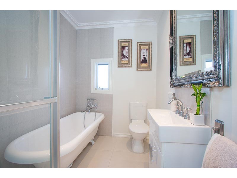 70 Station Street, Romsey VIC 3434