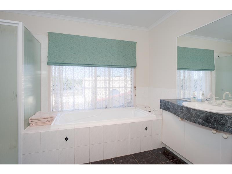12 Monaghan Rd, Gisborne VIC 3437