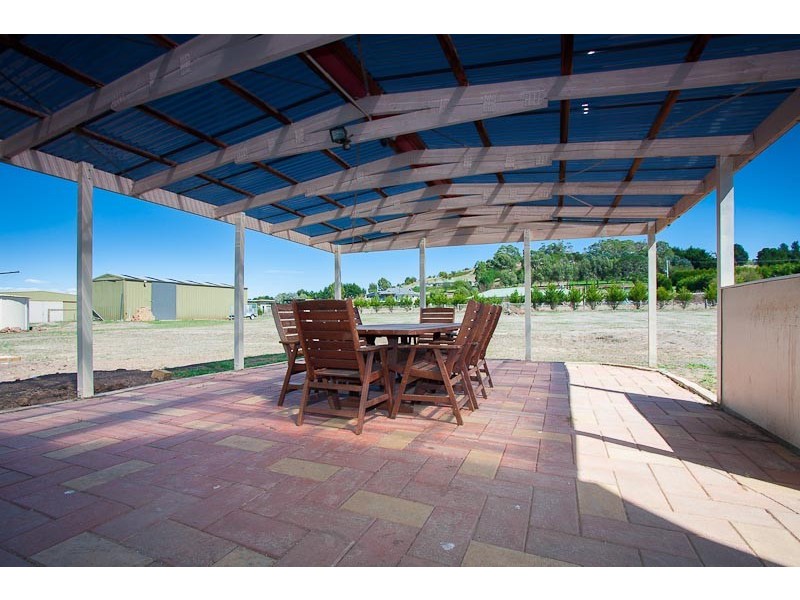 12 Monaghan Rd, Gisborne VIC 3437
