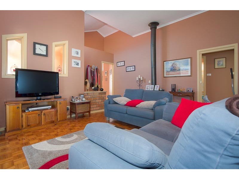 19 Mountain View Way, Gisborne VIC 3437