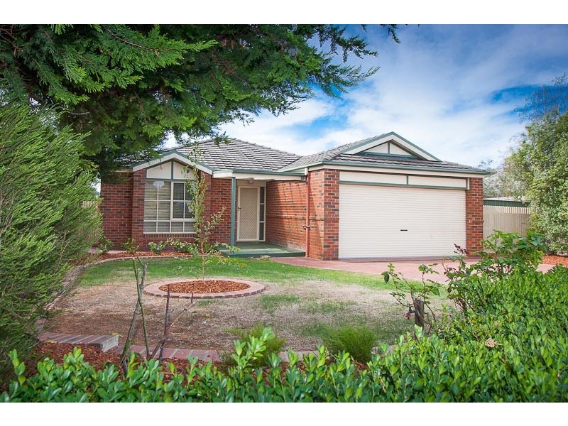 8 Carbine Court, New Gisborne VIC 3438