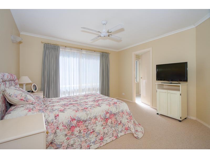 8 Carbine Court, New Gisborne VIC 3438