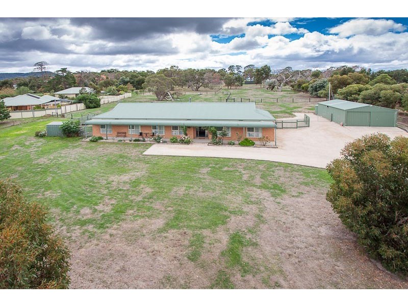 65 Kathryn Court, Riddells Creek VIC 3431