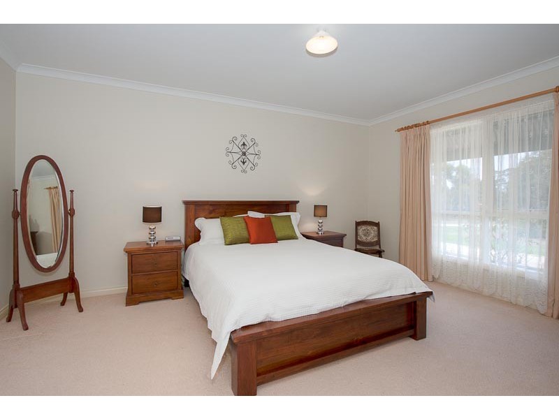65 Kathryn Court, Riddells Creek VIC 3431