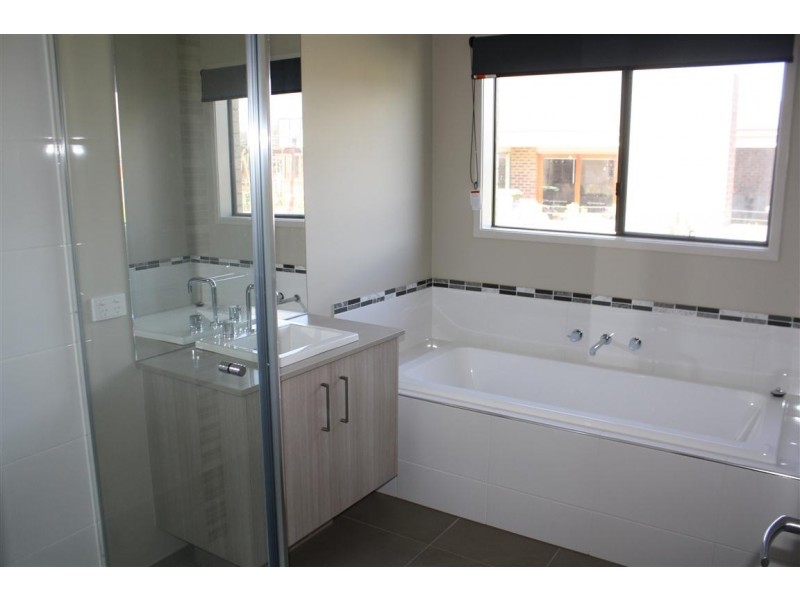 1 Bluegum Circuit, Riddells Creek VIC 3431