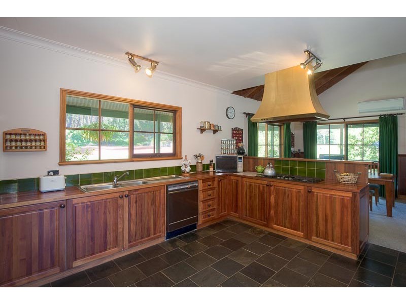 391 Hobbs Road, Bullengarook VIC 3437