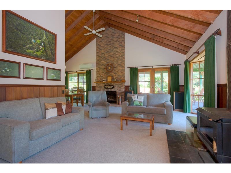 391 HOBBS RD, Gisborne VIC 3437