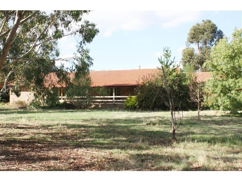 30 Pierce Road, Gisborne VIC 3437