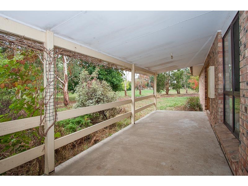 30 PIERCE RD, New Gisborne VIC 3438