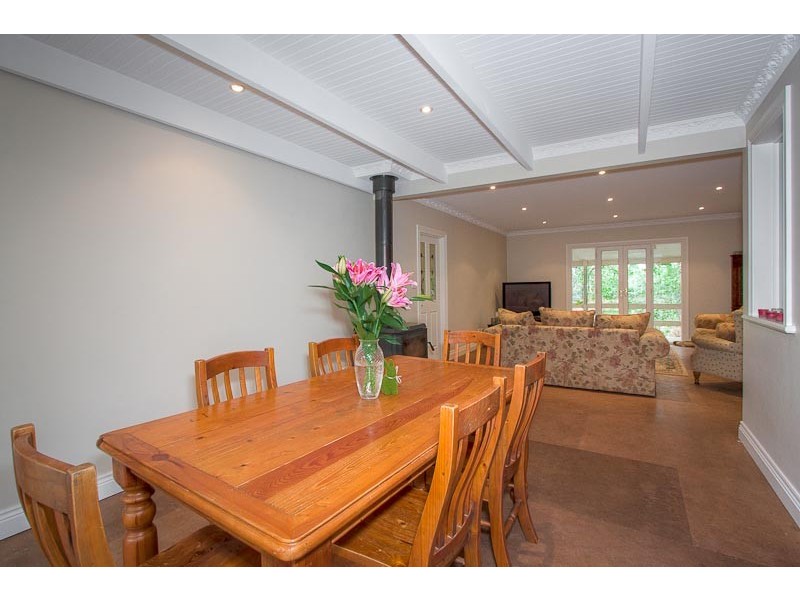 30 PIERCE RD, New Gisborne VIC 3438