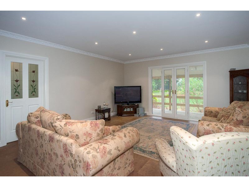 30 PIERCE RD, New Gisborne VIC 3438